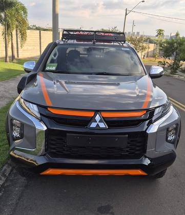 MITSUBISHI L200 TRITON 2.4 16V TURBO DIESEL SPORT HPE SERTÕES CD 4P 4X4 AUTOMÁTICO MITSUBISHI L200 TRITON 2.4 16V TURBO DIESEL SPORT HPE SERTÕES CD 4P 4X4 AUTOMÁTICO